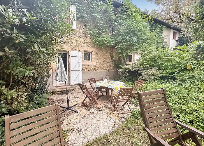 Jardin Verdoyant à Au Tournesol Casa de Férias *