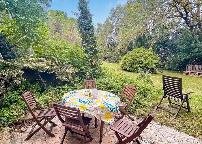 Jardin Verdoyant à Au Tournesol Casa de Férias